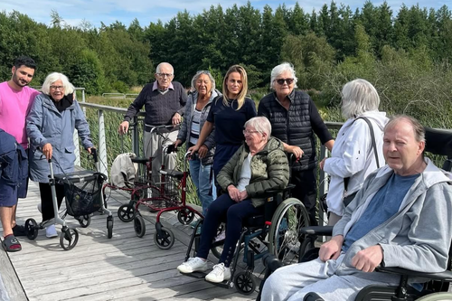 Attendos boende på gemensam utflykt.